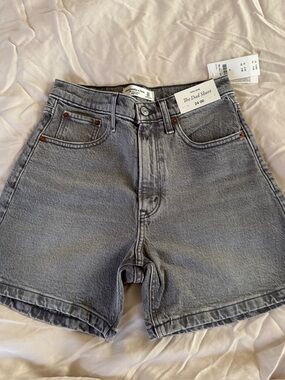 SOLD Abercrombie & Fitch Gray Washed Dad Shorts
